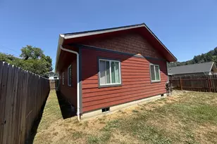 120 E Date St, Powers, OR 97466 - Photo 31