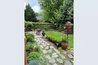 7798 SW Alder St, Portland, OR 97224 - Photo 41