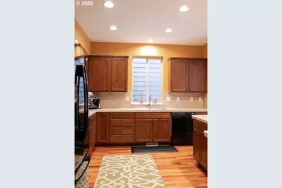 7798 SW Alder St, Portland, OR 97224 - Photo 9