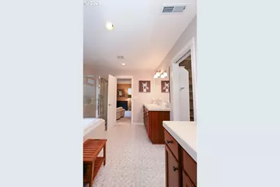 7798 SW Alder St, Portland, OR 97224 - Photo 27
