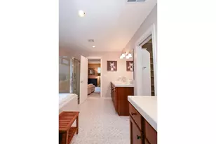 7798 SW Alder St, Portland, OR 97224 - Photo 27