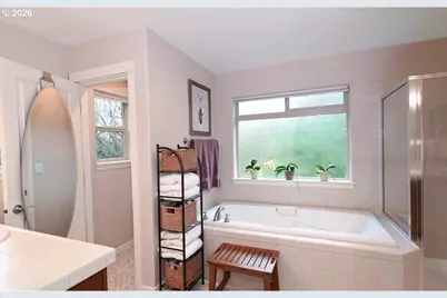 7798 SW Alder St, Portland, OR 97224 - Photo 25