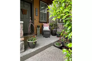 7798 SW Alder St, Portland, OR 97224 - Photo 3