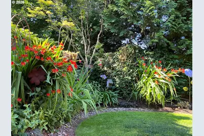 7798 SW Alder St, Portland, OR 97224 - Photo 43