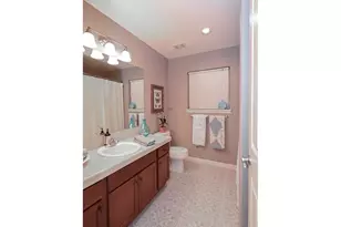 7798 SW Alder St, Portland, OR 97224 - Photo 35