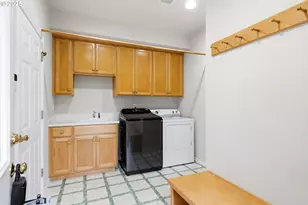 8722 NW Benson St, Portland, OR 97229 - Photo 29