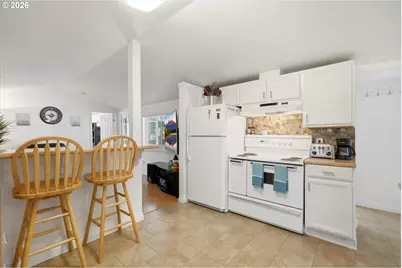 5741 SE Ogden St, Portland, OR 97206 - Photo 9