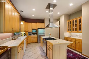 217 Rockridge Loop, Eugene, OR 97405 - Photo 3