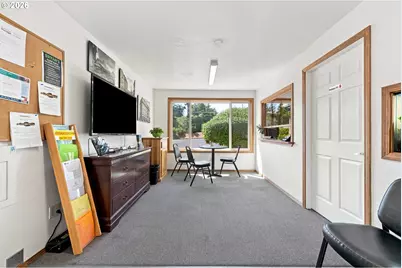 2707 Broadway, North Bend, OR 97459 - Photo 17