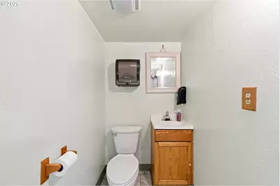 2707 Broadway, North Bend, OR 97459 - Photo 27