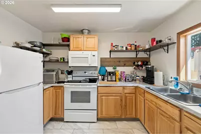 2707 Broadway, North Bend, OR 97459 - Photo 21