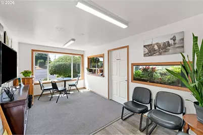 2707 Broadway, North Bend, OR 97459 - Photo 11