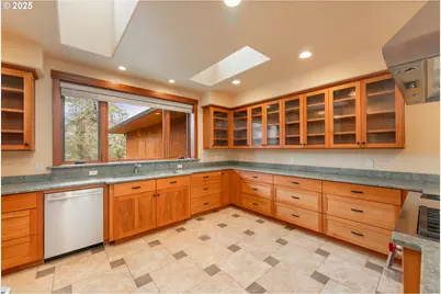 509 Jasmine Way, Roseburg, OR 97471 - Photo 13