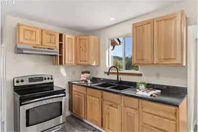 300 Lincoln Creek Rd, Centralia, WA 98531 - Photo 13