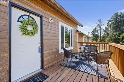 300 Lincoln Creek Rd, Centralia, WA 98531 - Photo 3