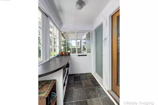7523 SE Washington St, Portland, OR 97215 - Photo 21