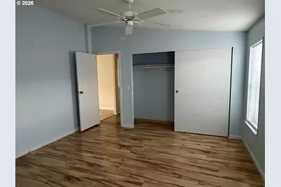 13451 SE Raymond St, Portland, OR 97236 - Photo 11