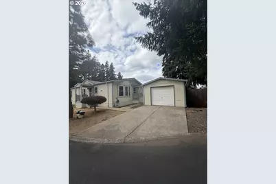 13451 SE Raymond St, Portland, OR 97236 - Photo 3