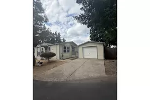 13451 SE Raymond St, Portland, OR 97236 - Photo 3