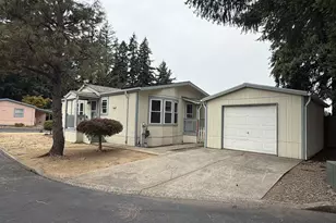13451 SE Raymond St, Portland, OR 97236 - Photo 3