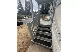 13451 SE Raymond St, Portland, OR 97236 - Photo 5
