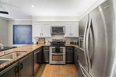 614 S Nevada St #B, Portland, OR 97219 - Photo 7