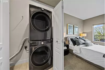 614 S Nevada St #B, Portland, OR 97219 - Photo 15