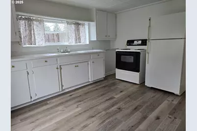 522 SE Hillside Dr, Roseburg, OR 97470 - Photo 23