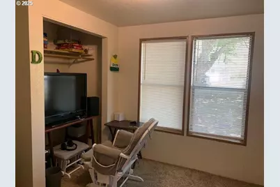 1517 NE Newton Creek Dr, Roseburg, OR 97470 - Photo 15