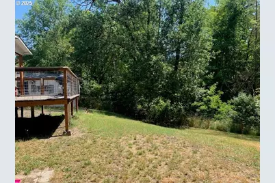 1517 NE Newton Creek Dr, Roseburg, OR 97470 - Photo 5