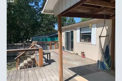 1517 NE Newton Creek Dr, Roseburg, OR 97470 - Photo 3