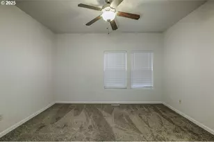 871 Mary Dr, Molalla, OR 97038 - Photo 17