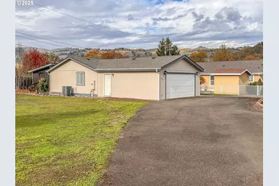 121 Matthew Lee Ct, Roseburg, OR 97471 - Photo 37