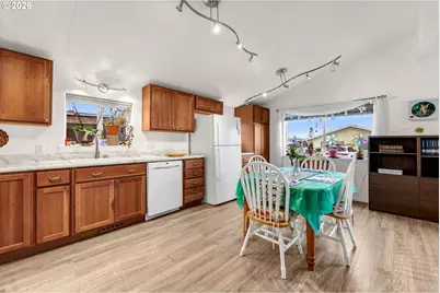 15411 SE Mill Plain Blvd #C12, Vancouver, WA 98684 - Photo 13