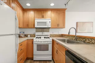 10029 NW Iron Ridge Pl, North Plains, OR 97133 - Photo 9