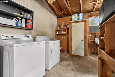 1300 Ellsworth St, Eugene, OR 97402 - Photo 17