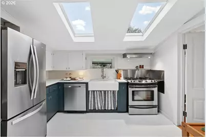 7404 SW 53rd Ave, Portland, OR 97219 - Photo 11