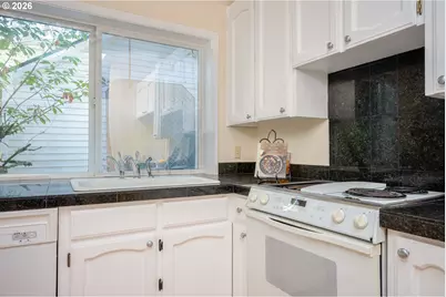 7007 SW 33rd Pl, Portland, OR 97219 - Photo 5