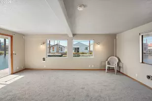 3307 NE Marine Dr, Portland, OR 97211 - Photo 7