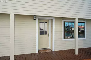 3307 NE Marine Dr, Portland, OR 97211 - Photo 29