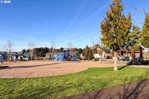 38473 Cascadia Village Dr, Sandy, OR 97055 - Photo 35