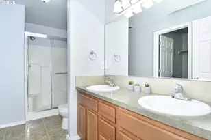 38473 Cascadia Village Dr, Sandy, OR 97055 - Photo 21