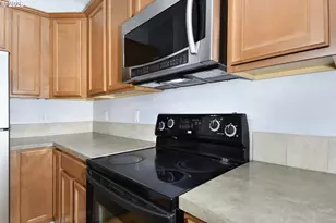 38473 Cascadia Village Dr, Sandy, OR 97055 - Photo 13