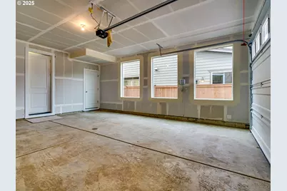 8245 SE Blanton St, Hillsboro, OR 97123 - Photo 41