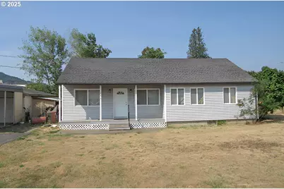 165 Robinson St, Sutherlin, OR 97479 - Photo 1