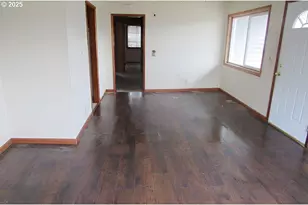 165 Robinson St, Sutherlin, OR 97479 - Photo 7