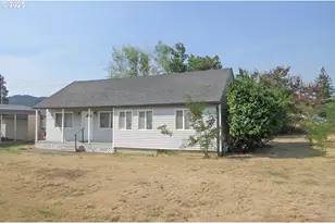 165 Robinson St, Sutherlin, OR 97479 - Photo 3