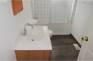 165 Robinson St, Sutherlin, OR 97479 - Photo 11