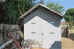 165 Robinson St, Sutherlin, OR 97479 - Photo 5