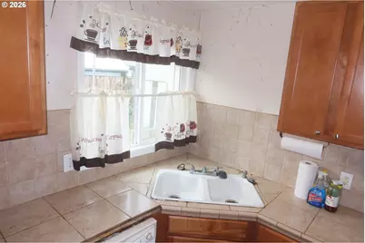 138 Maple Blvd, Wood Village, OR 97060 - Photo 11